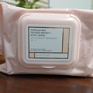 BeautyBio Exfoliating Peptide-Infused Body Wipes - Soft Pink